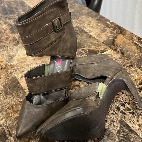 Khaki green stiletto heel - Picture 2 of 4